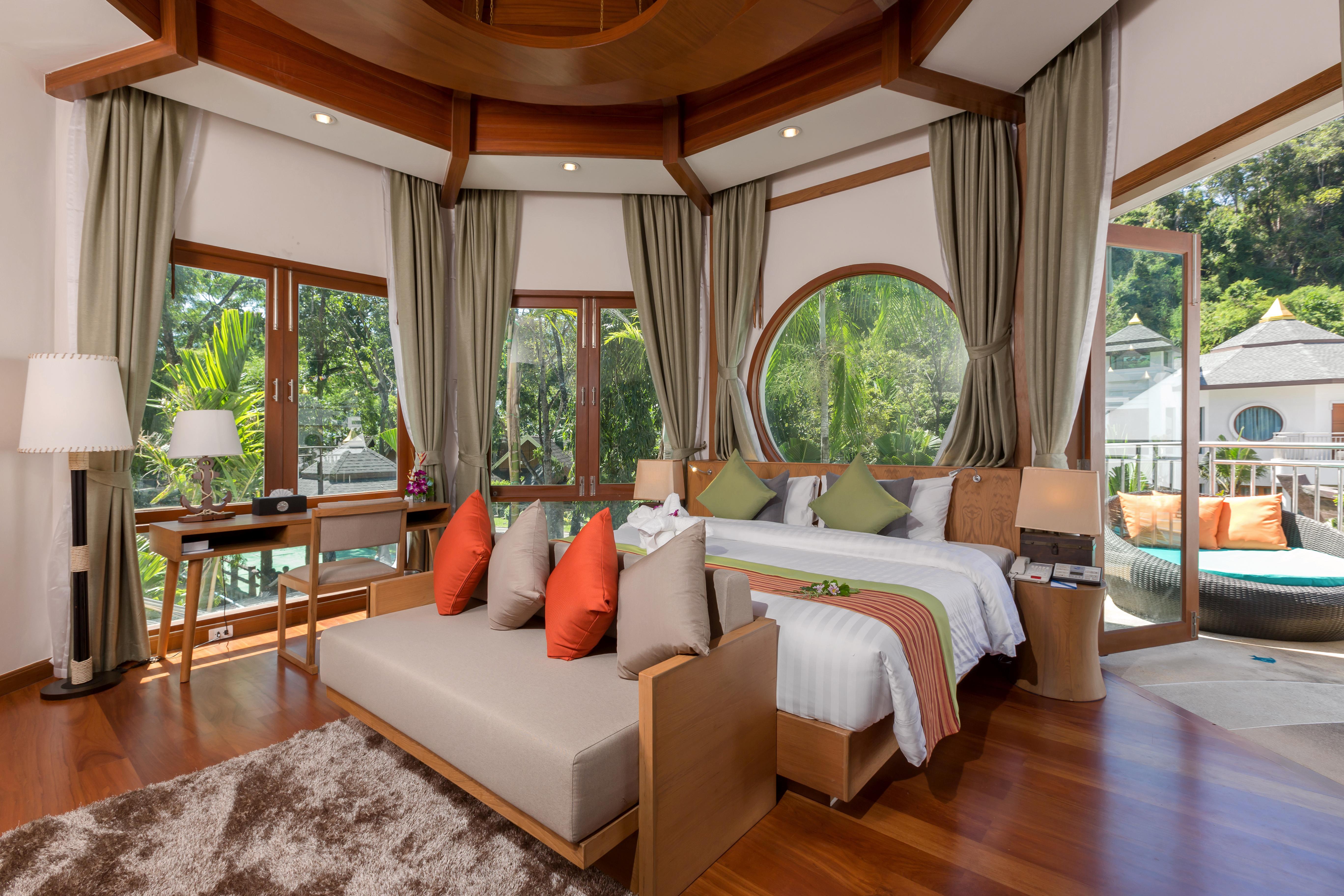 Quarto de Luxo com Piscina Grande